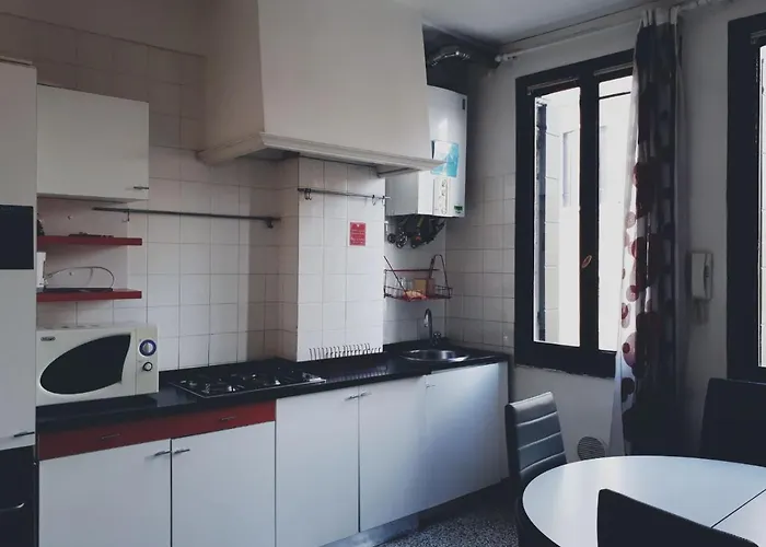 Calle Rielo Great Canal View