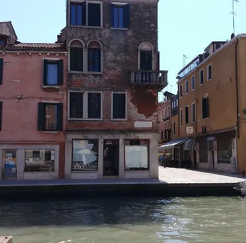 Calle Rielo Great Canal View Апартаменты