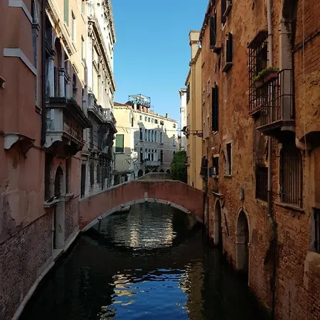 Calle Rielo Great Canal View *