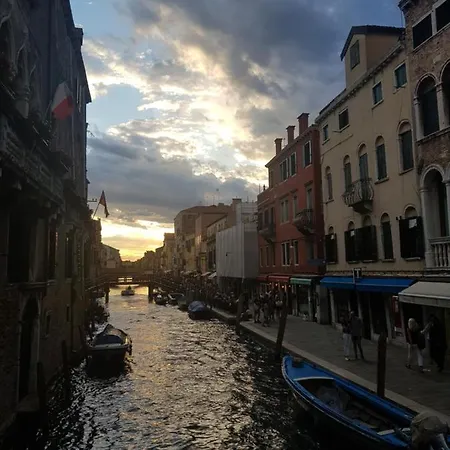 Calle Rielo Great Canal View Daire