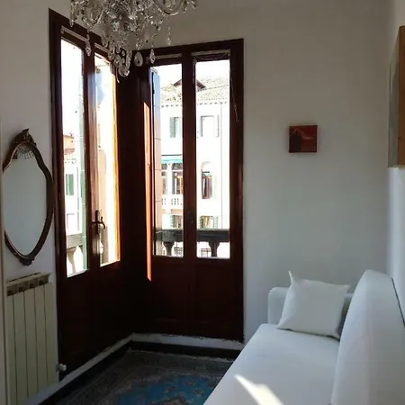 Calle Rielo Great Canal View Venedik